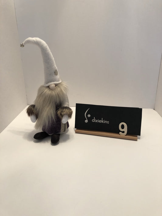 09. Decorative Gnome - Medium